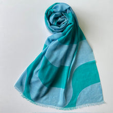 画像をギャラリービューアに読み込む, Silk cashmere stole "RYUSUI" blue green & light blue