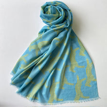 画像をギャラリービューアに読み込む, Silk cashmere stole "HIDARIUMA" yellow & light blue