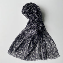 画像をギャラリービューアに読み込む, Silk stole &quot;GAIKOTSU&quot; navy
