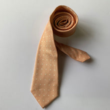 Load image into Gallery viewer, Silk tie &quot;DOTS&quot; light orange
